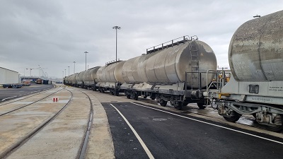 El Puerto de Santander termina la renovación de la vía norte en el Espigón Central de Raos